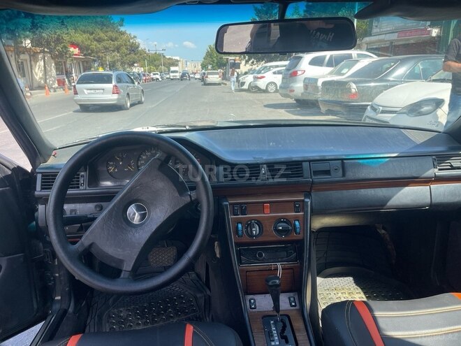 Mercedes E 200 1991, 250,000 km - 2.0 l - Bakı