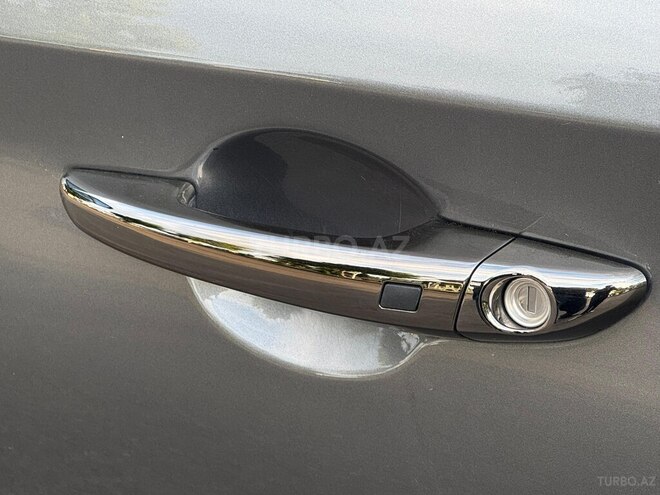Hyundai Sonata-12