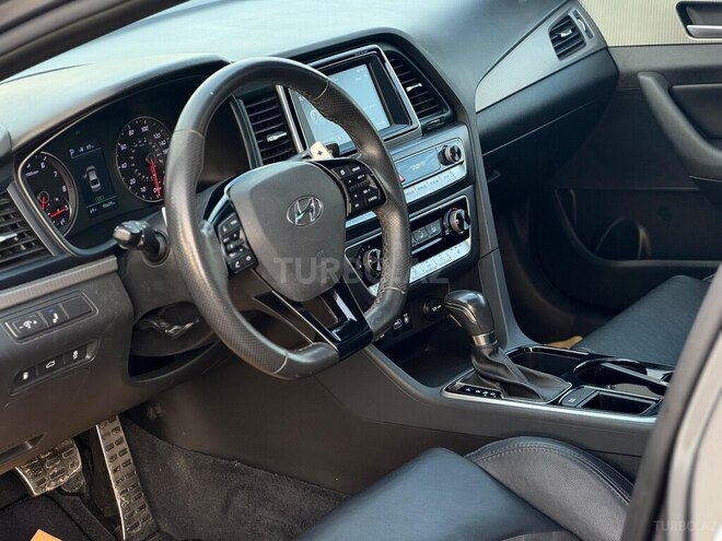 Hyundai Sonata-9