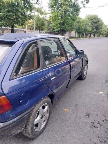 Opel Astra 1993, 200,000 km - 1.8 l - Zaqatala