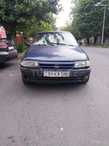 Opel Astra 1993, 200,000 km - 1.8 l - Zaqatala