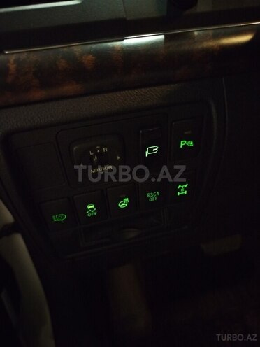 Toyota Land Cruiser 2012, 192,500 km - 4.6 l - Bakı