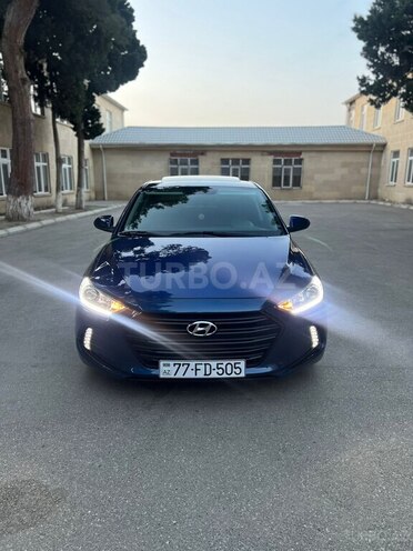 Hyundai Elantra-1