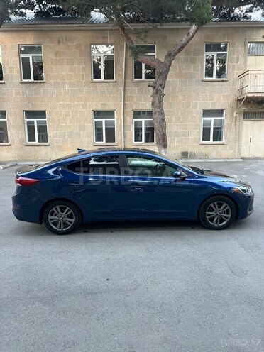 Hyundai Elantra-6