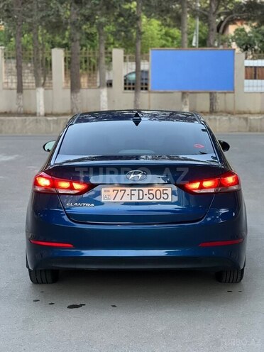 Hyundai Elantra-9