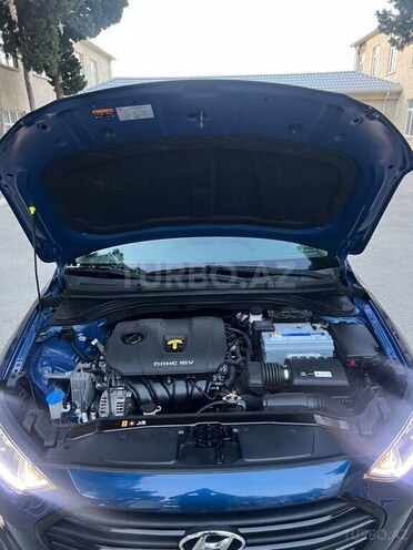 Hyundai Elantra-14
