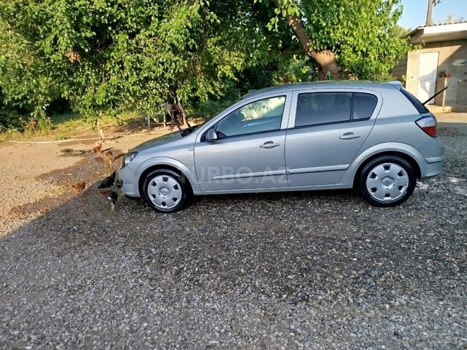 Opel Astra 2006, 298,000 km - 1.3 l - Yevlax