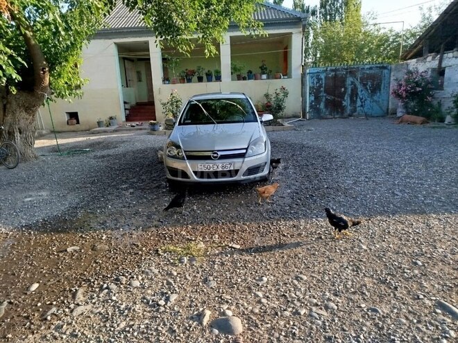 Opel Astra 2006, 298,000 km - 1.3 l - Yevlax
