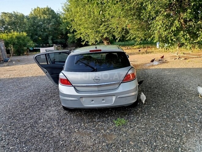 Opel Astra 2006, 298,000 km - 1.3 l - Yevlax