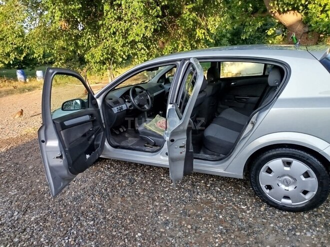 Opel Astra 2006, 298,000 km - 1.3 l - Yevlax
