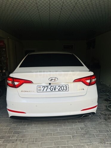 Hyundai Sonata-12