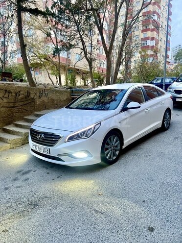 Hyundai Sonata-15