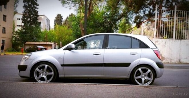Kia Rio-5