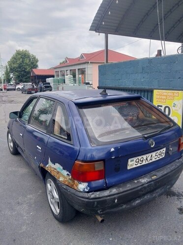 Opel Astra 1993, 200,000 km - 1.8 l - Zaqatala