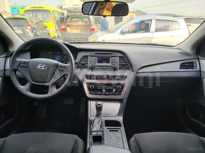 Hyundai Sonata-19