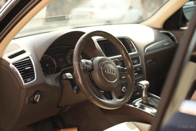Audi Q5 2014, 97,000 km - 2.0 l - Bakı