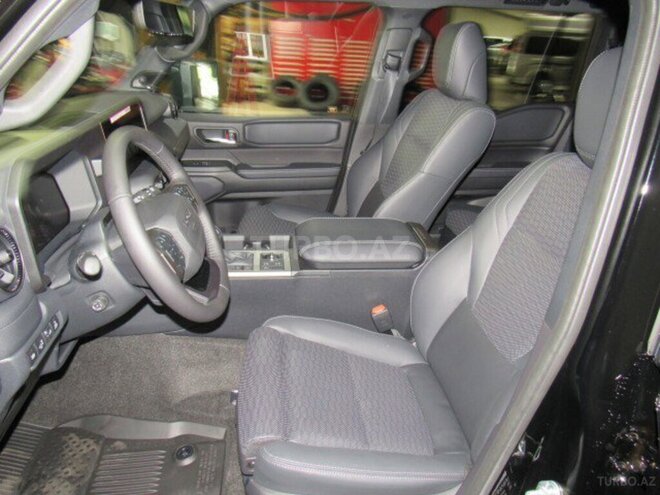 Toyota Land Cruiser Prado-16