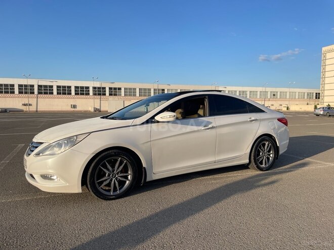 Hyundai Sonata-2