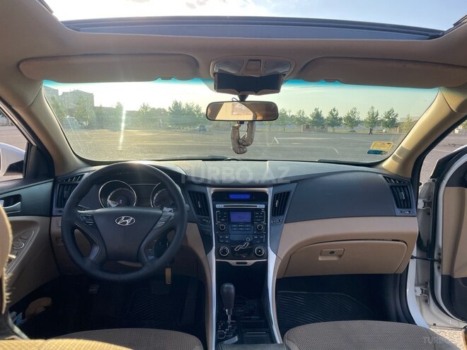 Hyundai Sonata-8