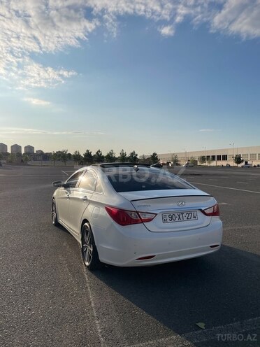 Hyundai Sonata-4