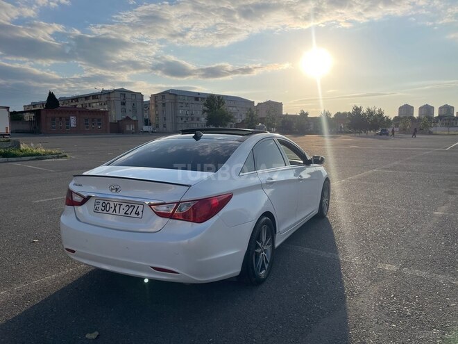 Hyundai Sonata-6