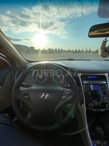 Hyundai Sonata-9