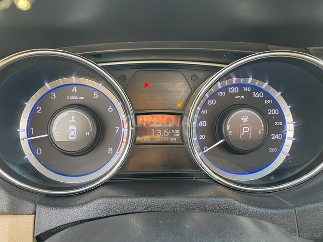 Hyundai Sonata-10