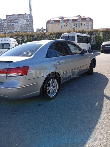 Hyundai Sonata-2
