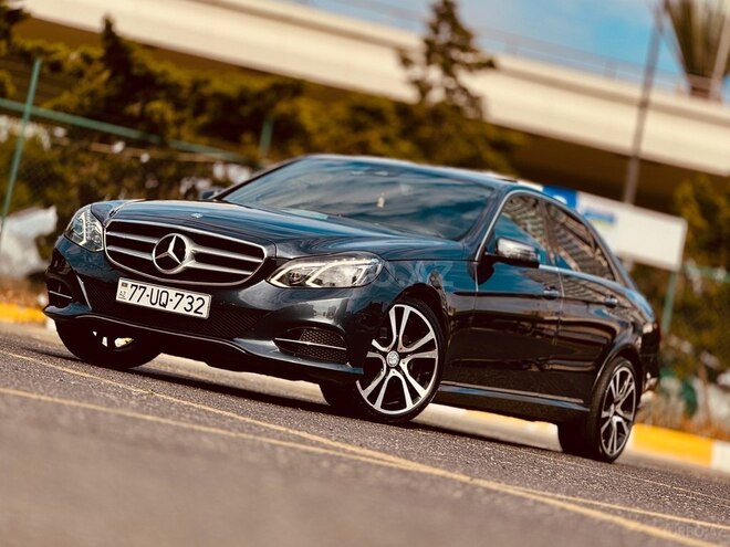 Mercedes E 220-1