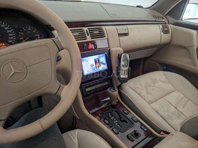 Mercedes E 240 1997, 230,000 km - 2.4 l - Bakı