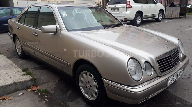 Mercedes E 240 1997, 230,000 km - 2.4 l - Bakı