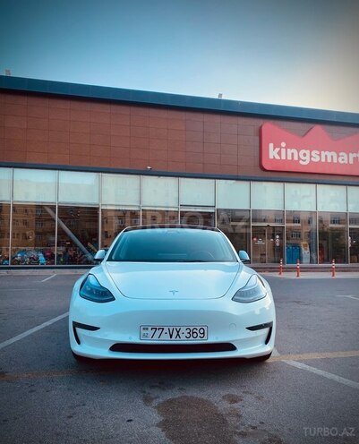 Tesla Model 3-8