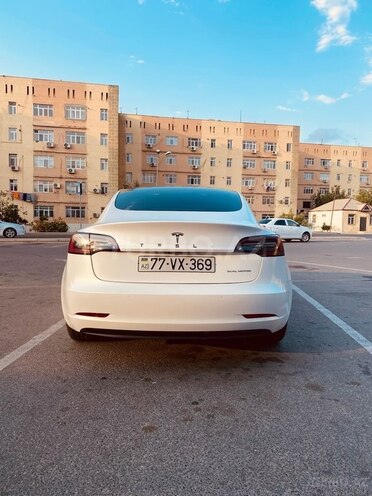 Tesla Model 3-14