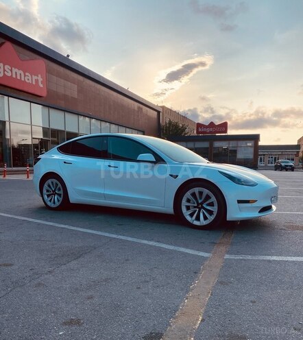 Tesla Model 3-9