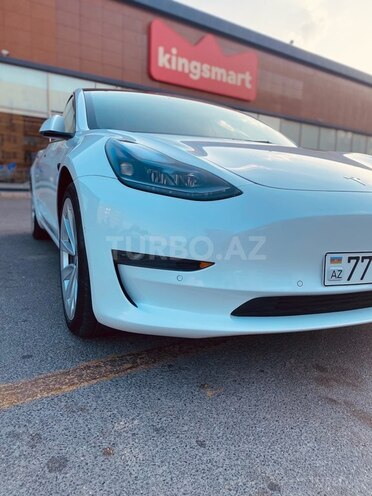 Tesla Model 3-7