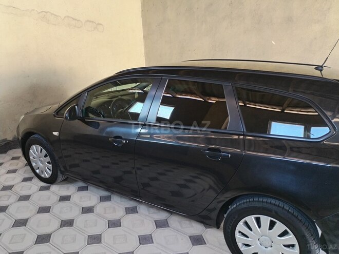 Opel Astra 2015, 215,000 km - 1.4 l - Tovuz
