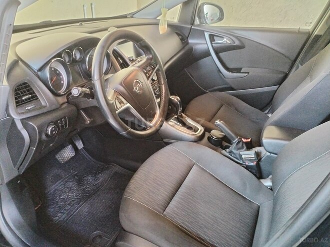 Opel Astra 2015, 215,000 km - 1.4 l - Tovuz