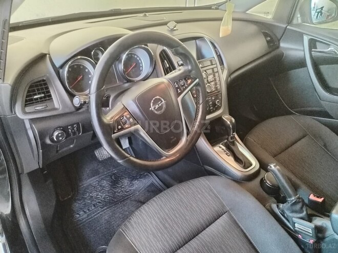 Opel Astra 2015, 215,000 km - 1.4 l - Tovuz