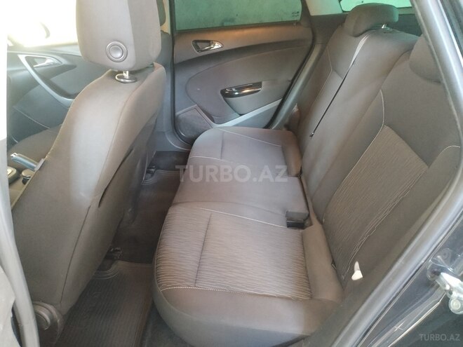 Opel Astra 2015, 215,000 km - 1.4 l - Tovuz