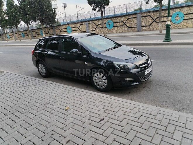Opel Astra 2015, 215,000 km - 1.4 l - Tovuz