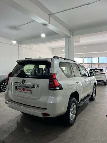 Toyota Land Cruiser Prado-6
