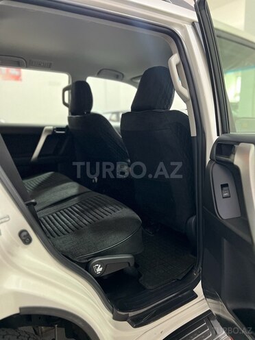 Toyota Land Cruiser Prado-10