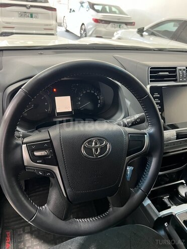 Toyota Land Cruiser Prado-13