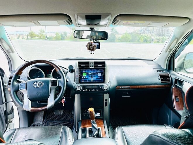 Toyota Land Cruiser Prado-9