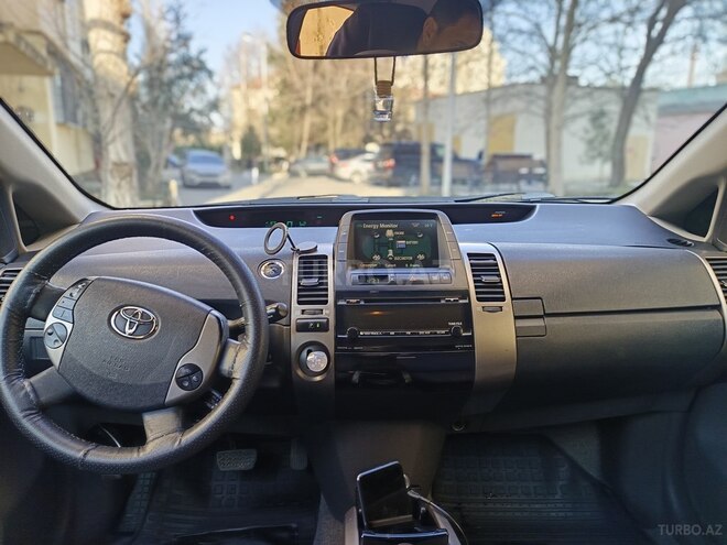 Toyota Prius-7