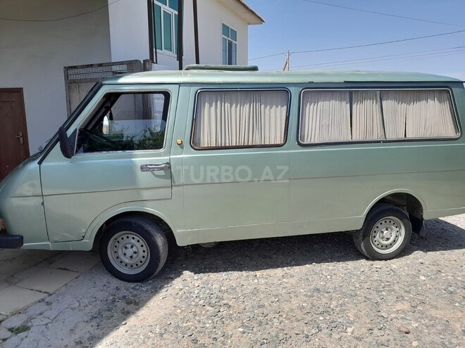 RAF 2203 1985, 400,000 km - 2.4 l - Salyan