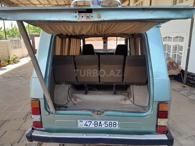RAF 2203 1985, 400,000 km - 2.4 l - Salyan