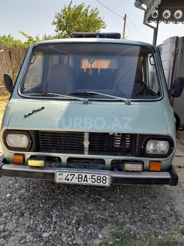 RAF 2203 1985, 400,000 km - 2.4 l - Salyan