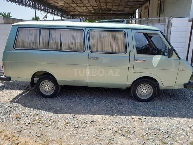 RAF 2203 1985, 400,000 km - 2.4 l - Salyan