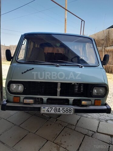RAF 2203 1985, 400,000 km - 2.4 l - Salyan